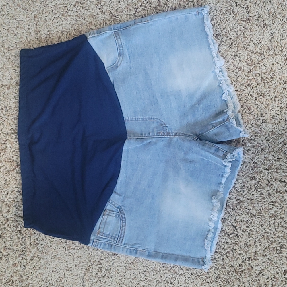 NWOT Womens Maternity Jean Denim Shorts
